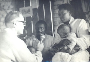 r History 3 Fred Baglo interfiving people.jpg (22663 Byte)