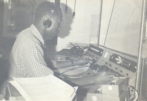 r History 9 mixing console.jpg (23493 Byte)